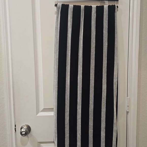 Juicy Couture Home Signature Logo Stripe Beach Towel - Picture 6 of 6